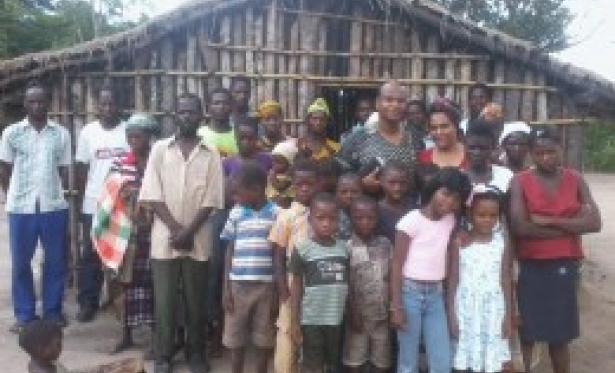 Pastor abandona conforto no Brasil para levar o evangelho em aldeias na frica